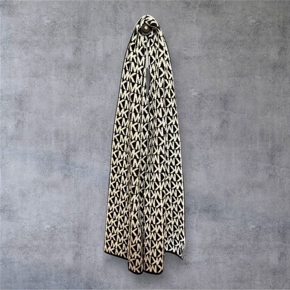 Michael Kors Womens MK Knit Scarf - Picture 3 of 5